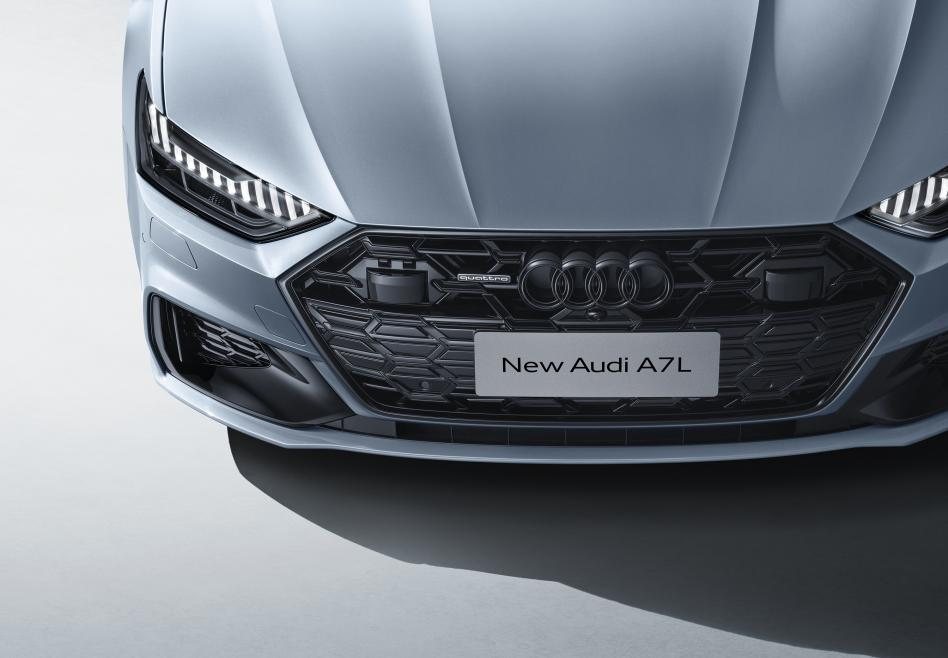新上汽奥迪a7l实车亮相绵阳