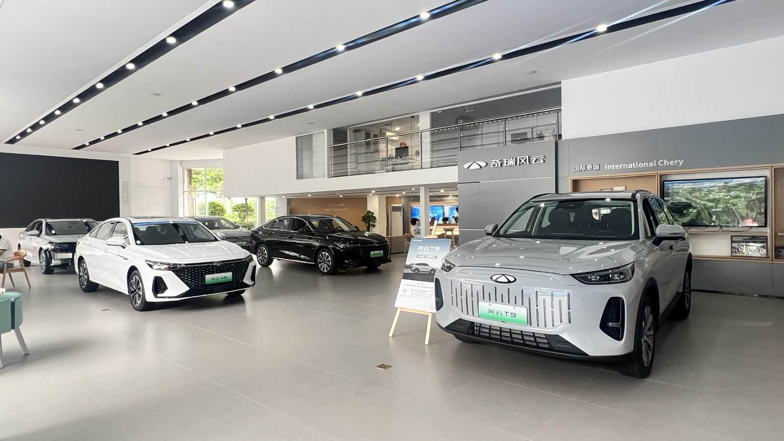 新车展示区