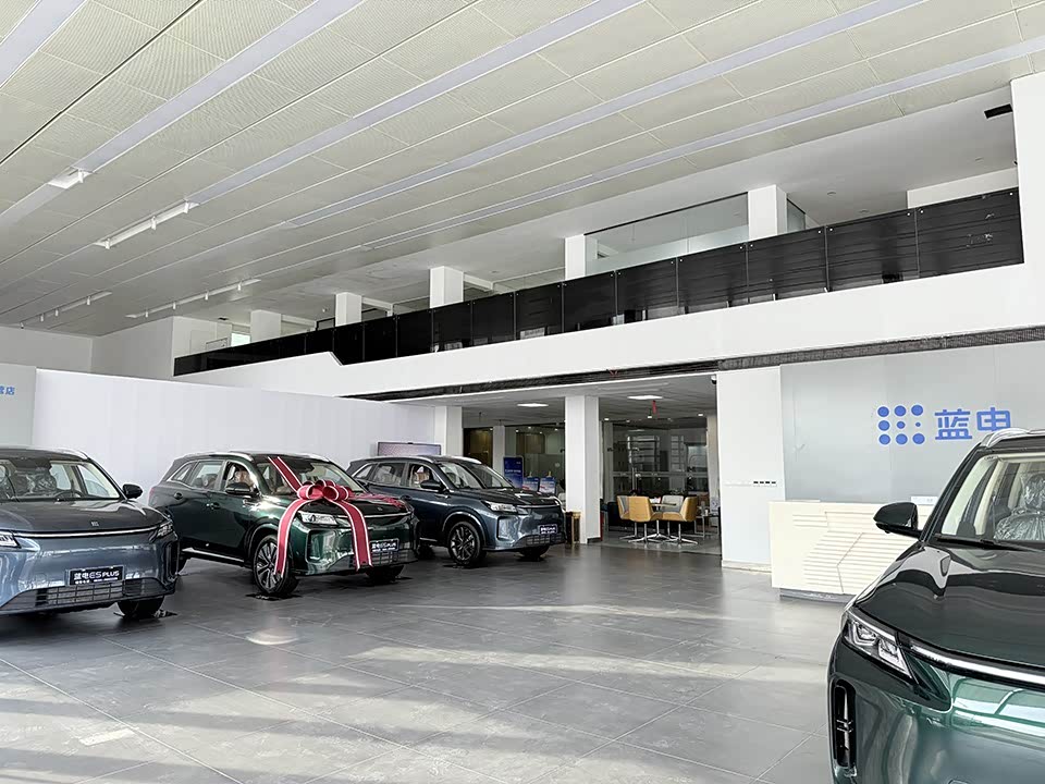 新车展示区