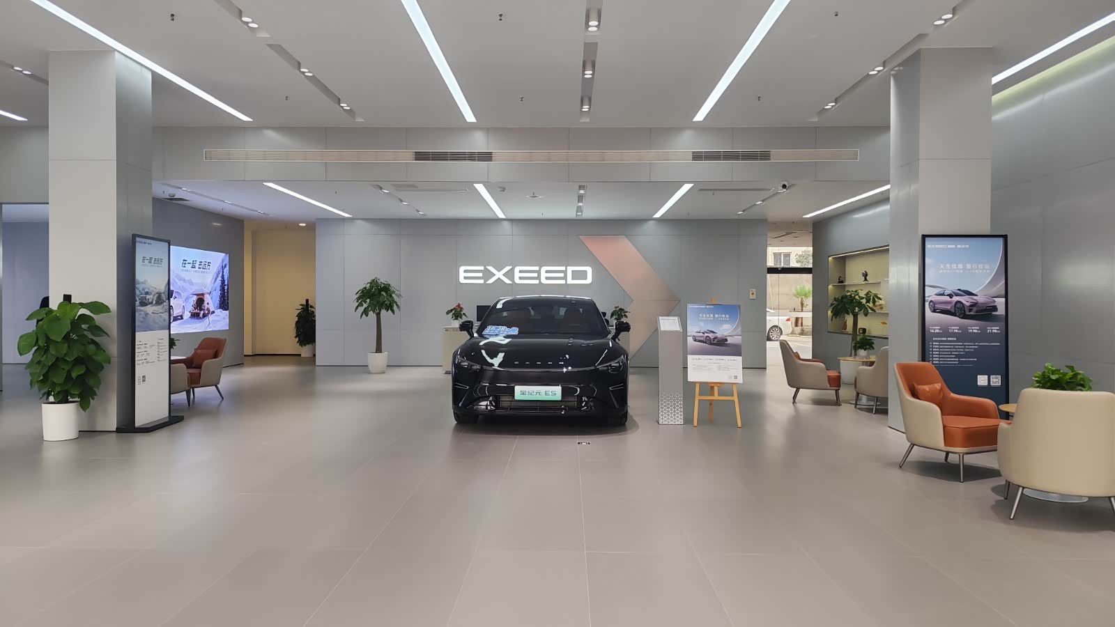 新车展示区
