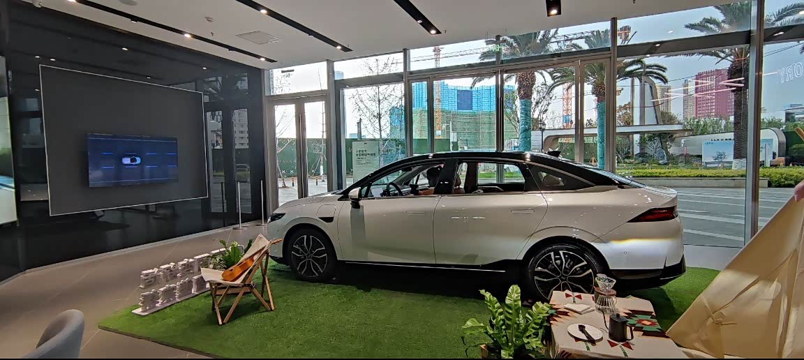 新车展示区
