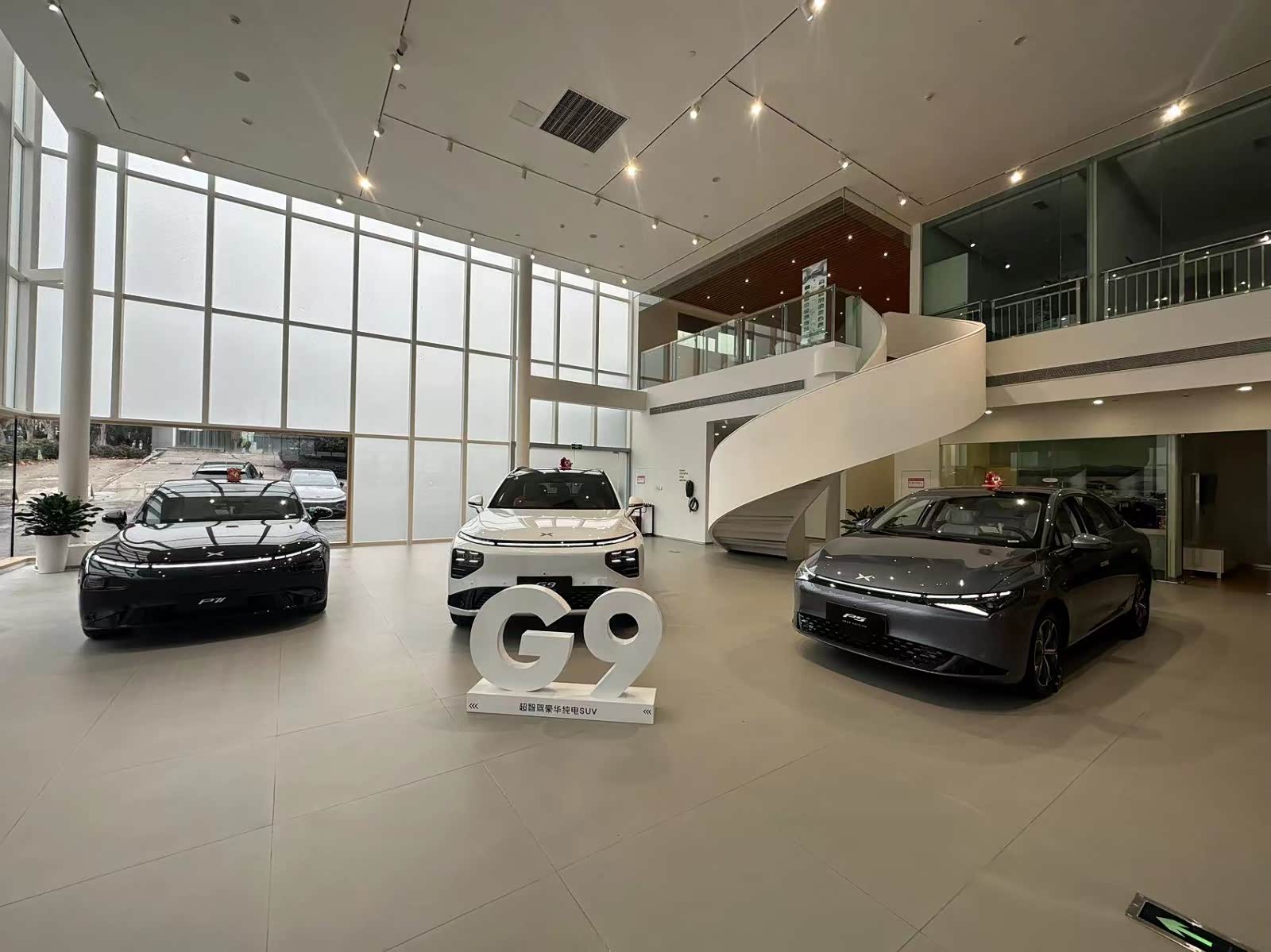 新车展示区