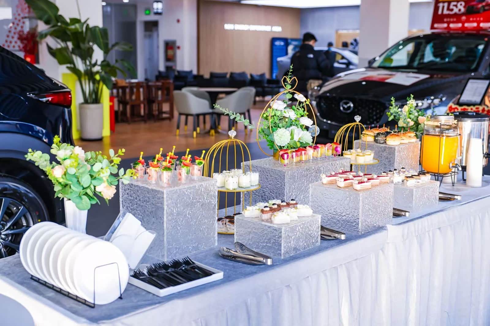 新车展示区
