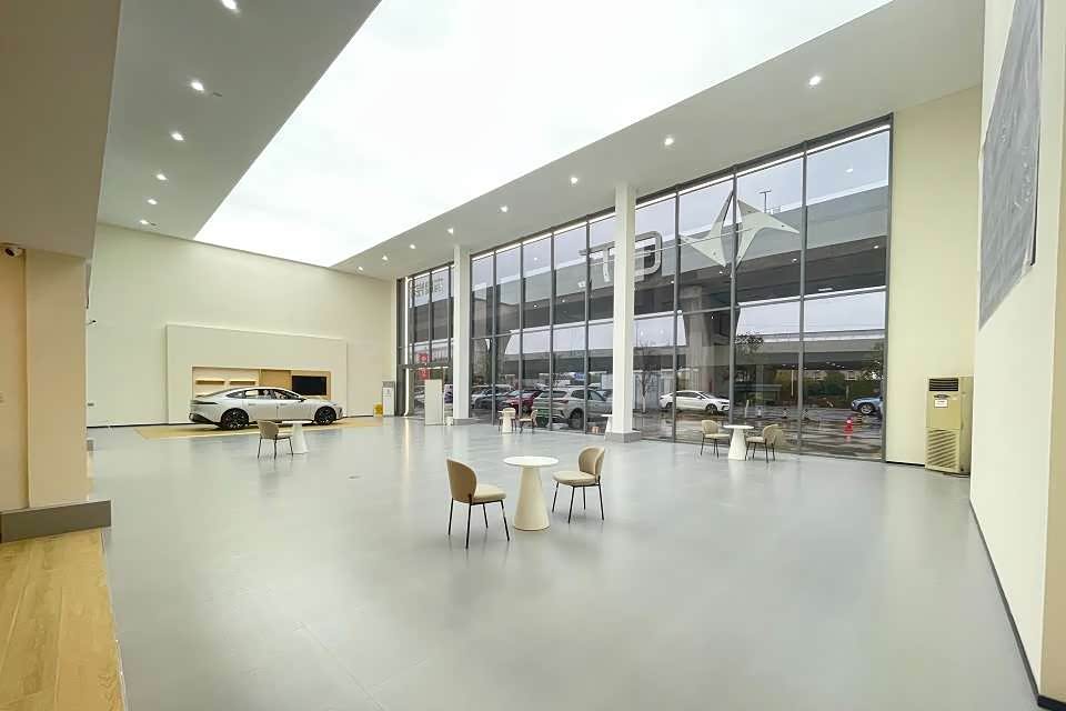 新车展示区
