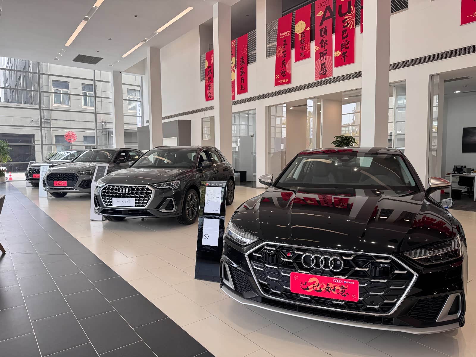 新车展示区