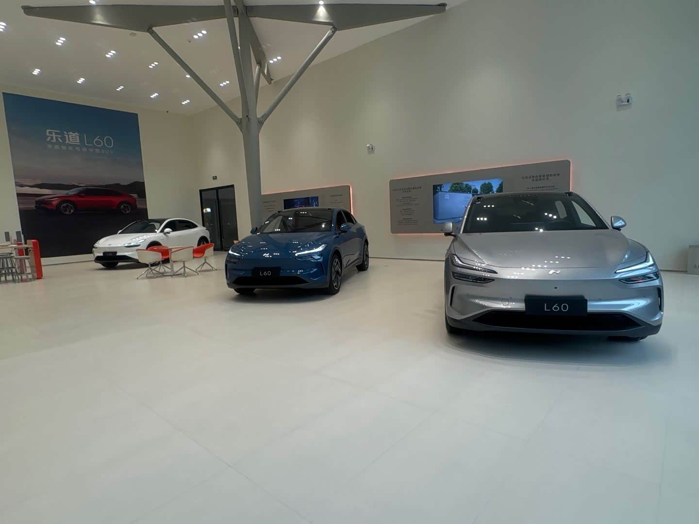 新车展示区