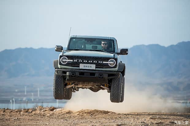 促与纯血硬核越野车ford烈马纵横天漠