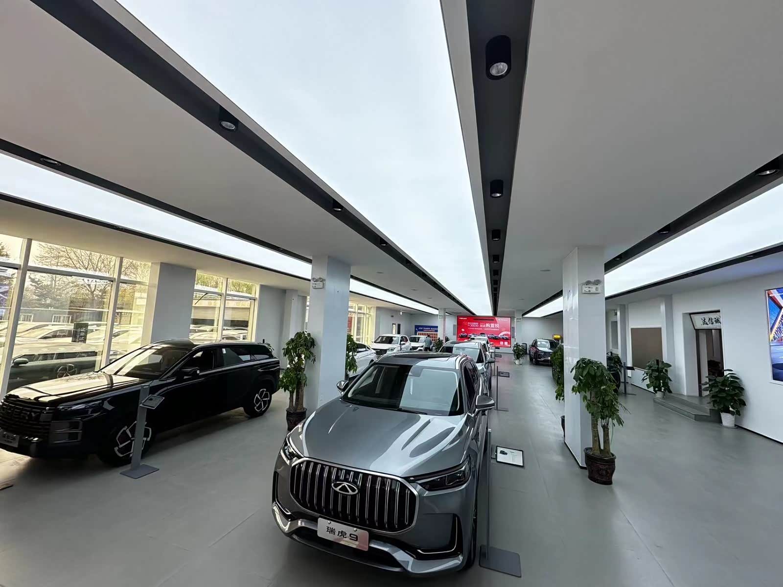 新车展示区