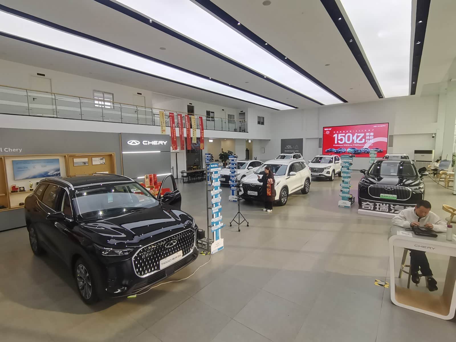 新车展示区