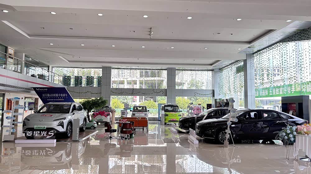 新车展示区