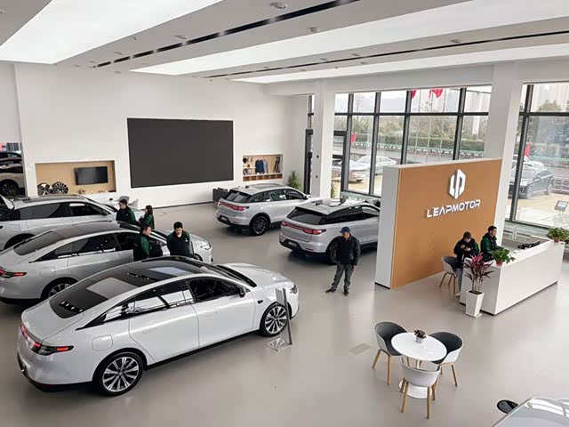 新车展示区