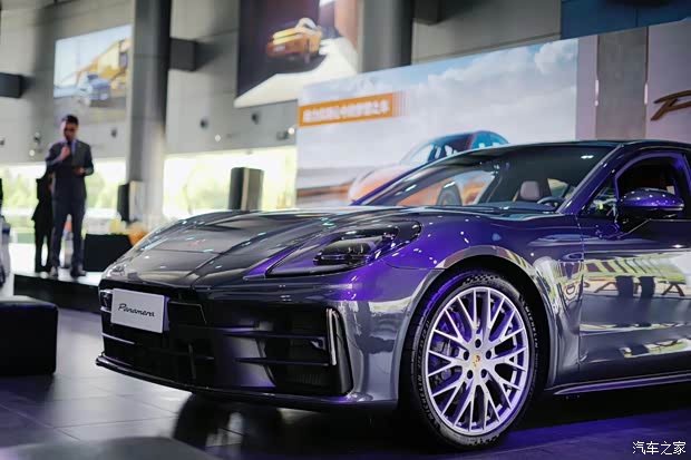 全新panamera实车到店体验保时捷专属卓越驾乘感受广告