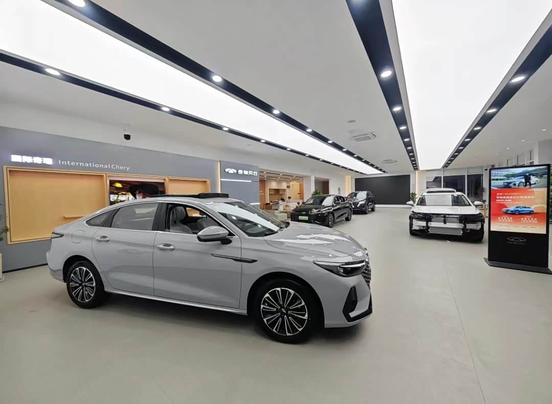 新车展示区