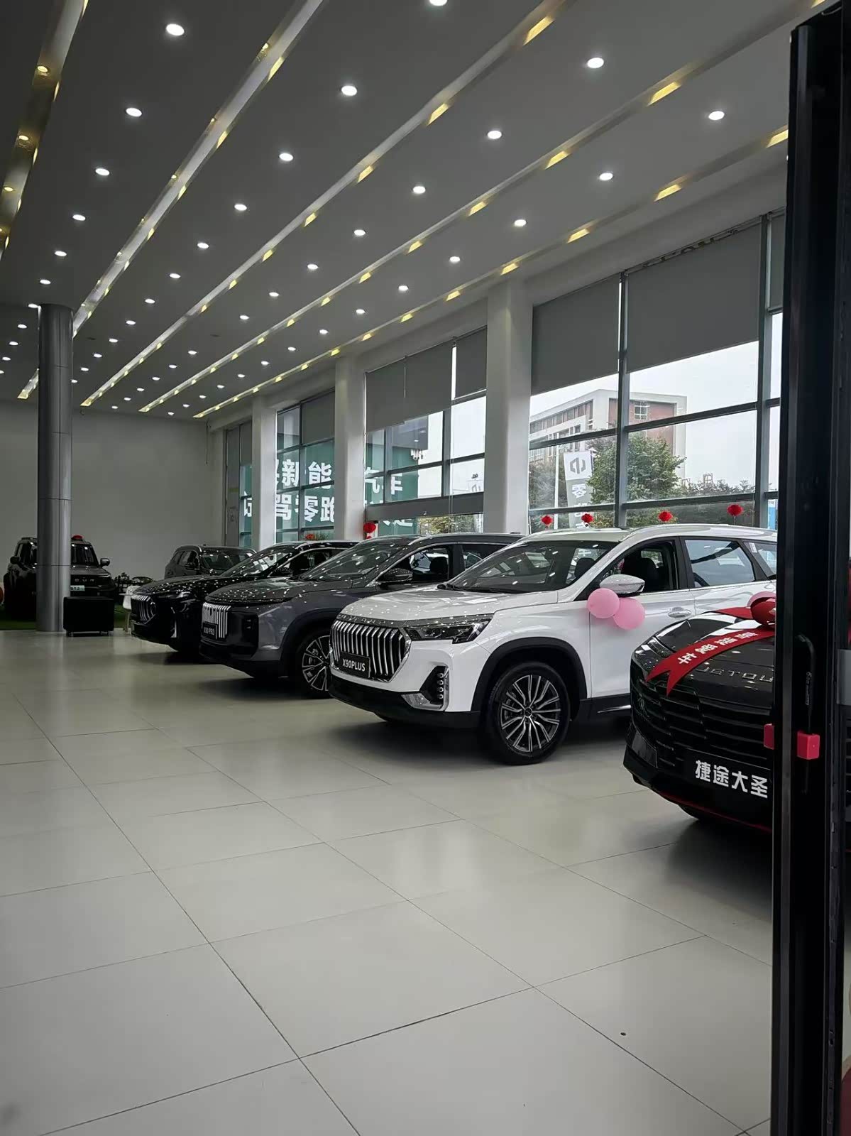 新车展示区