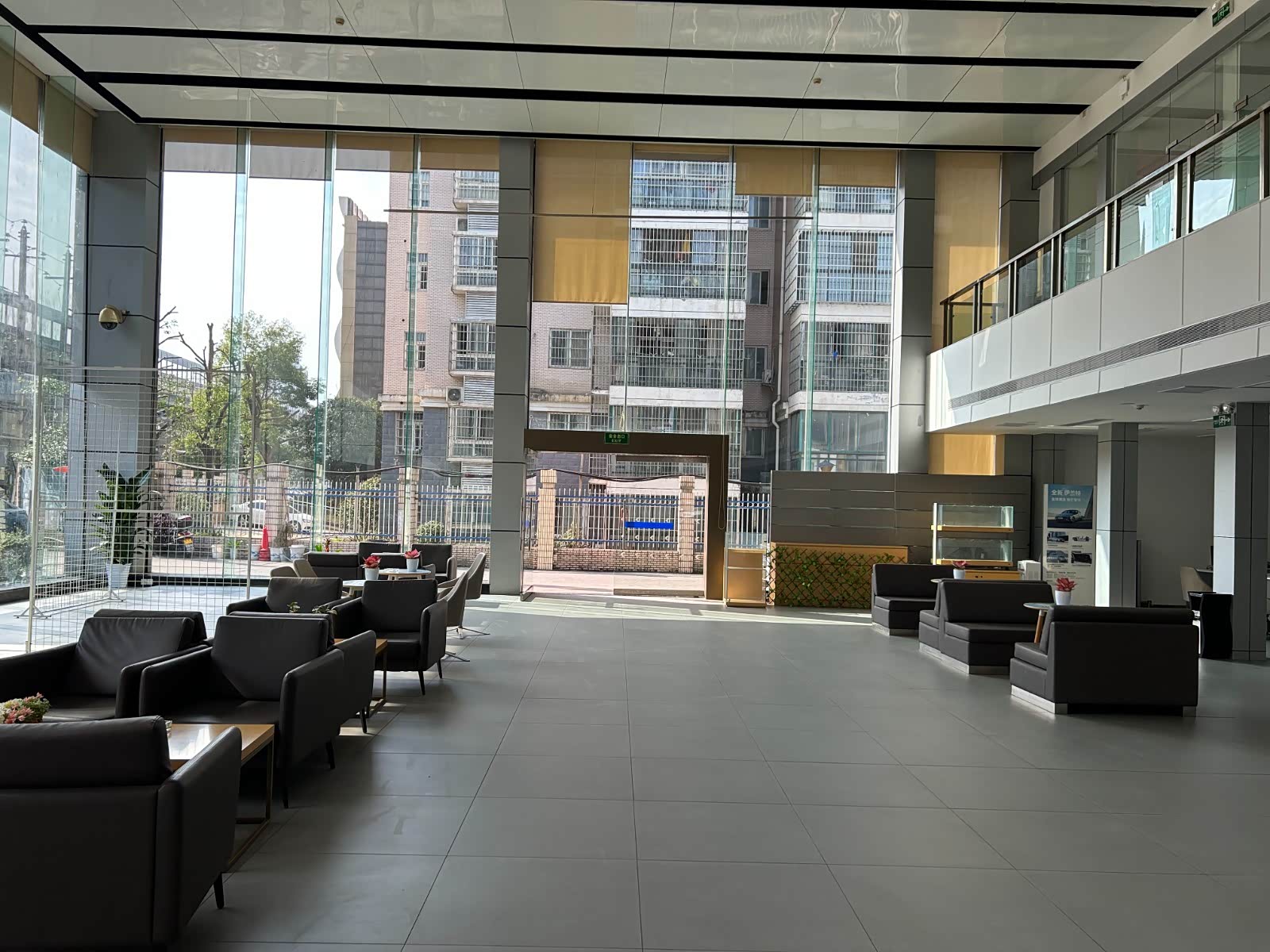 新车展示区