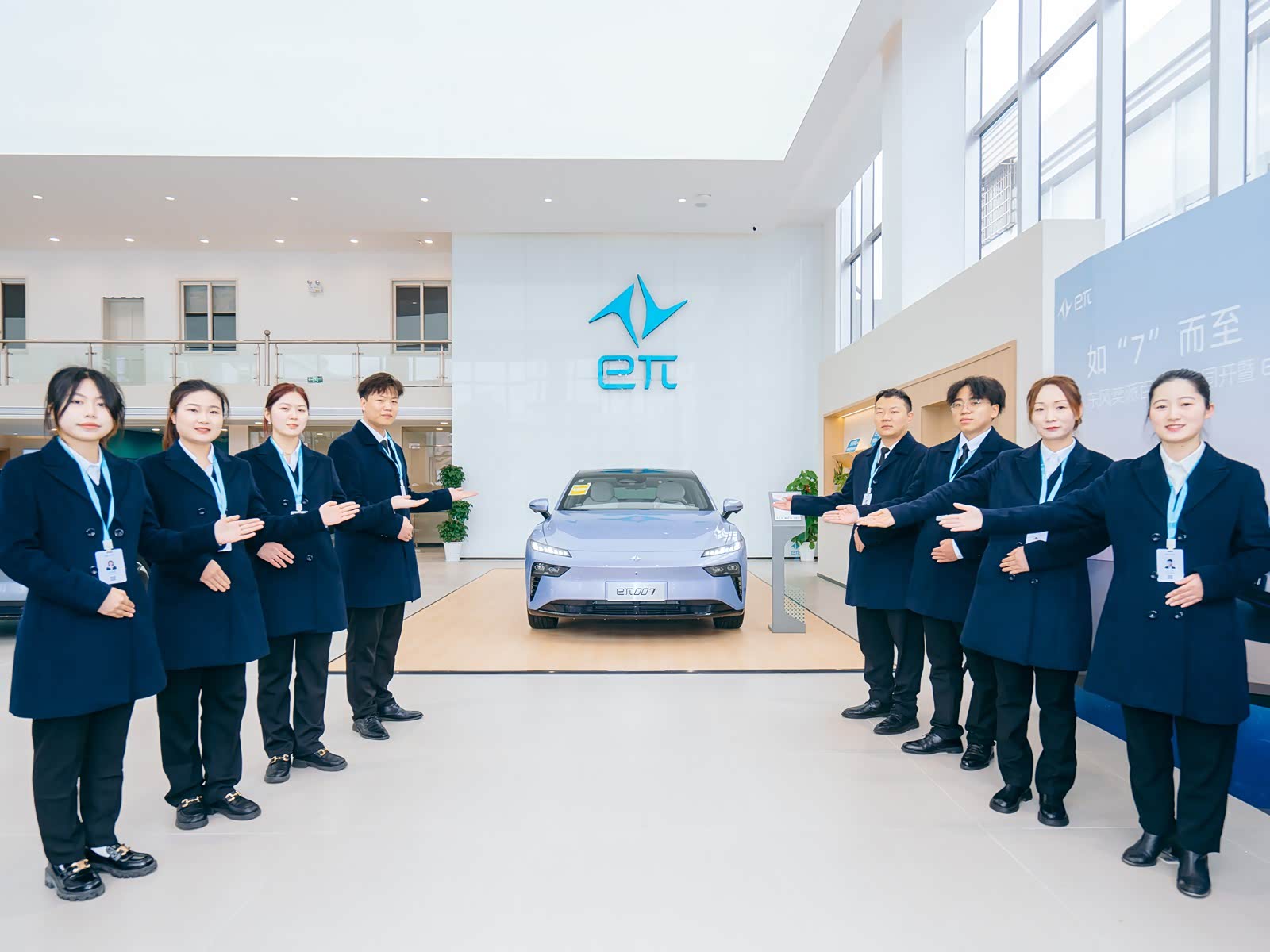 新车展示区