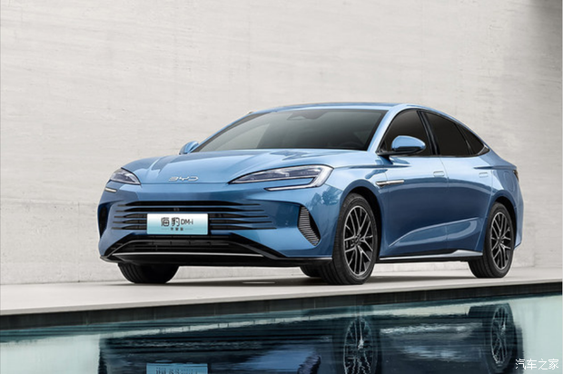 裸车1498万起海豹dmi荣耀版该买哪款