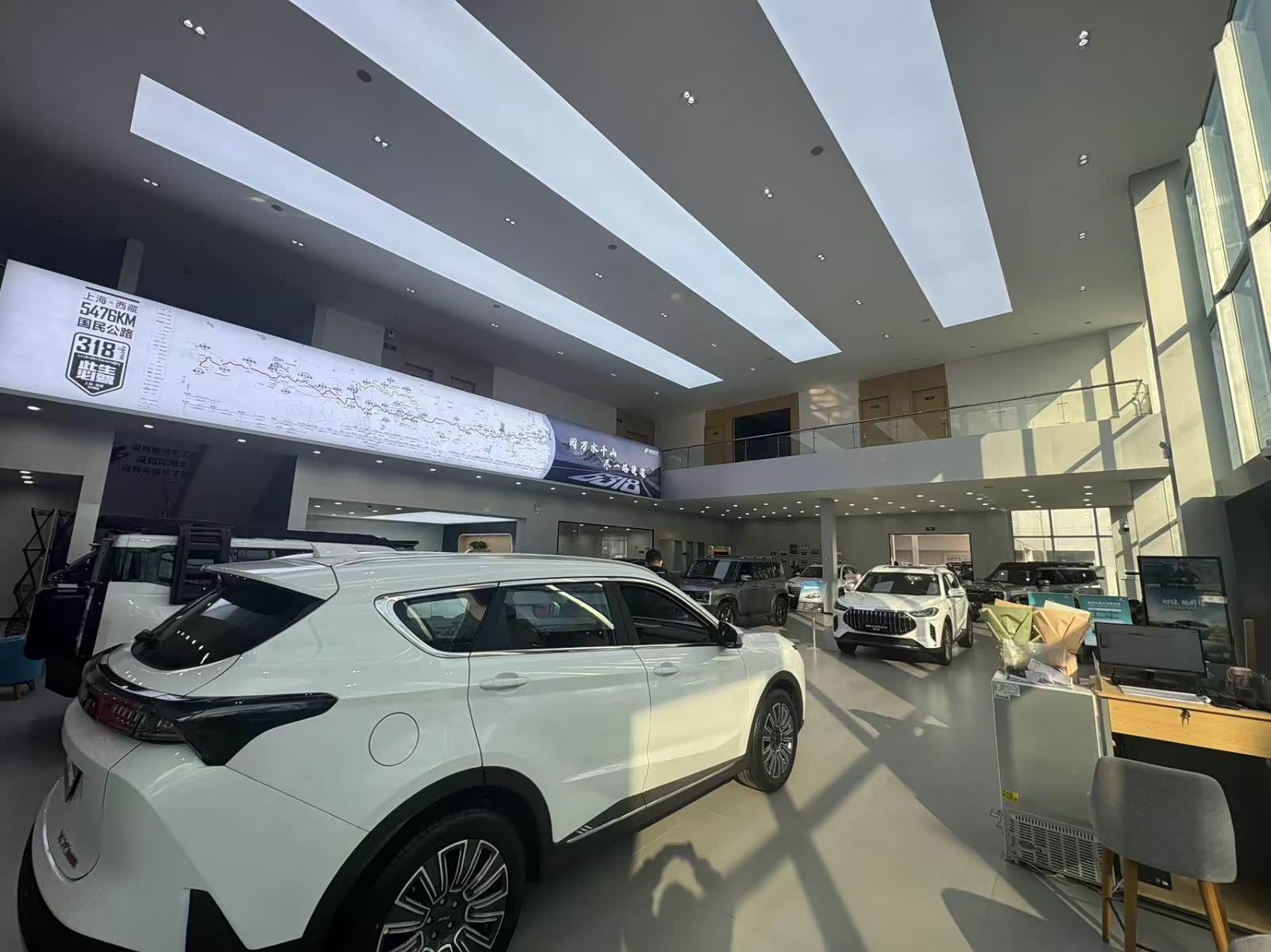 新车展示区