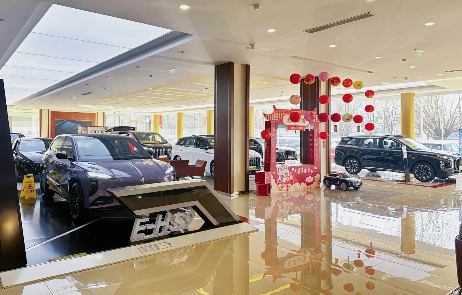 新车展示区