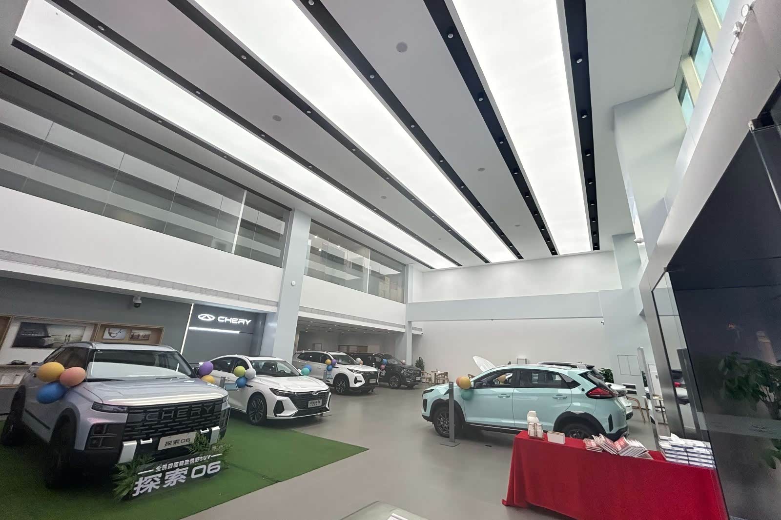 新车展示区
