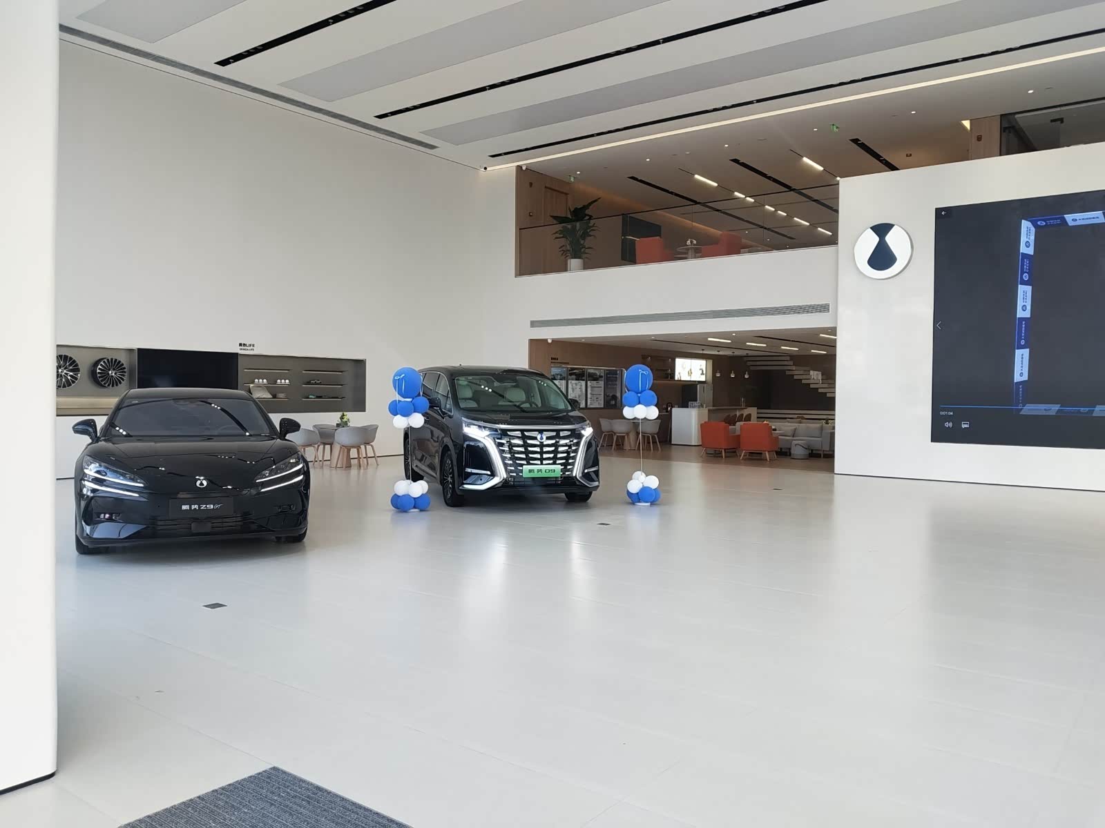 新车展示区