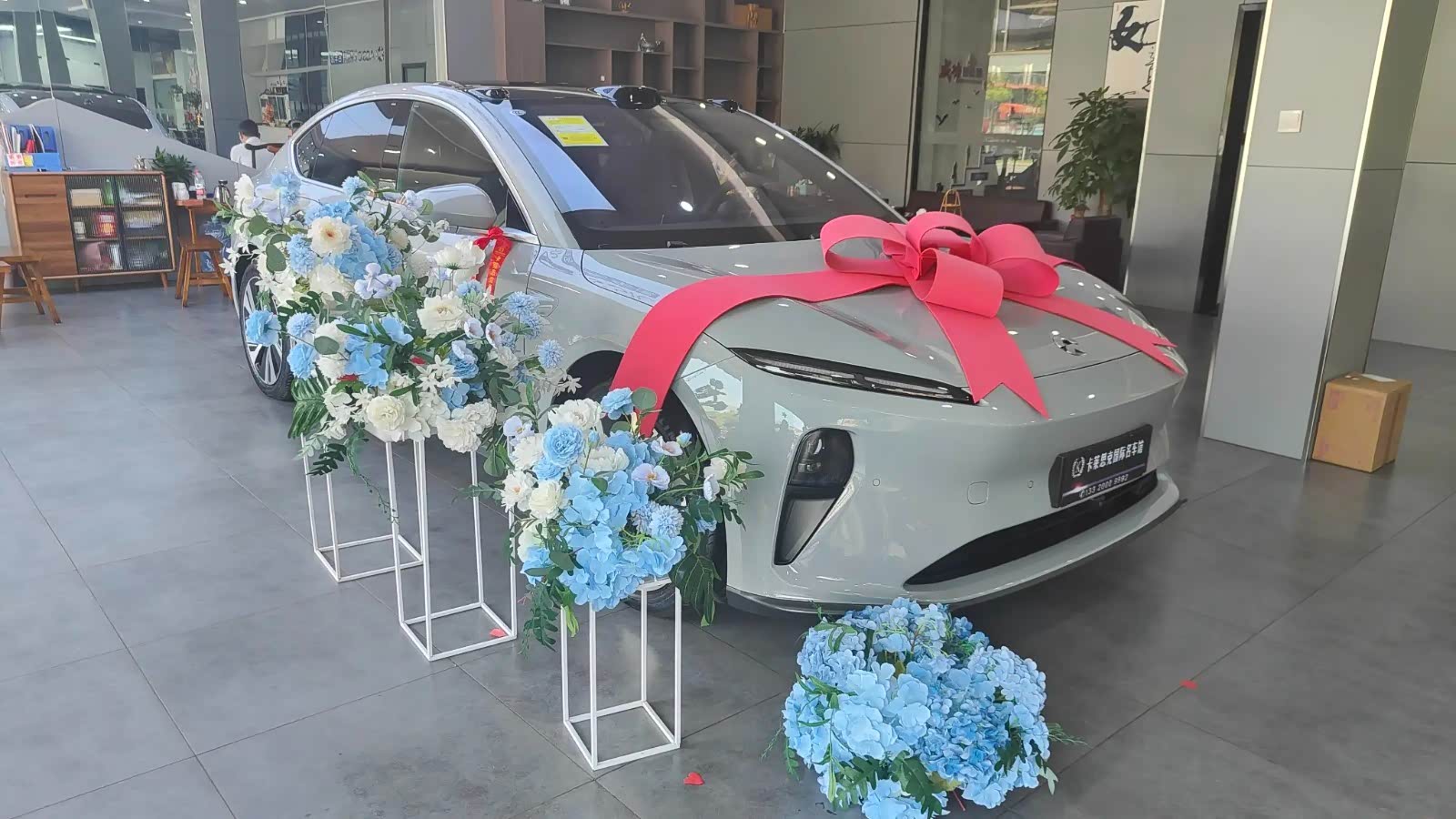 新车展示区