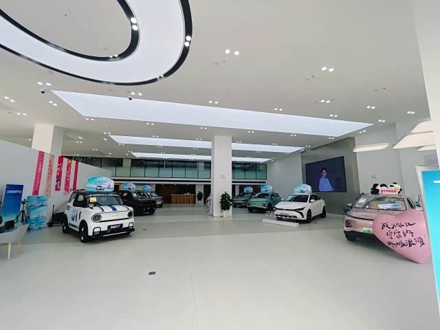 新车展示区