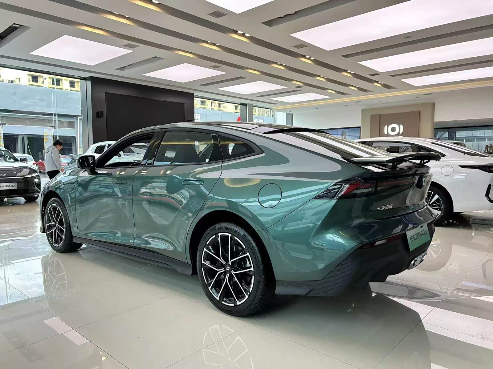 新车展示区