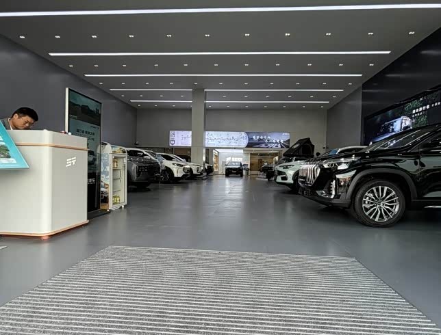 新车展示区