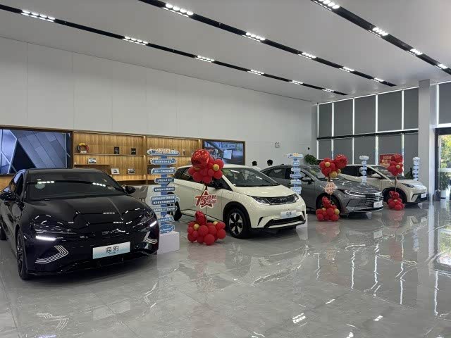 新车展示区