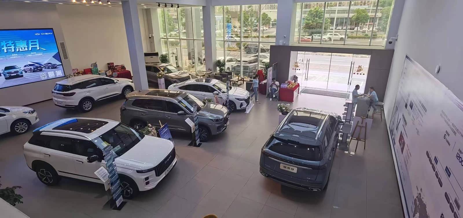 新车展示区