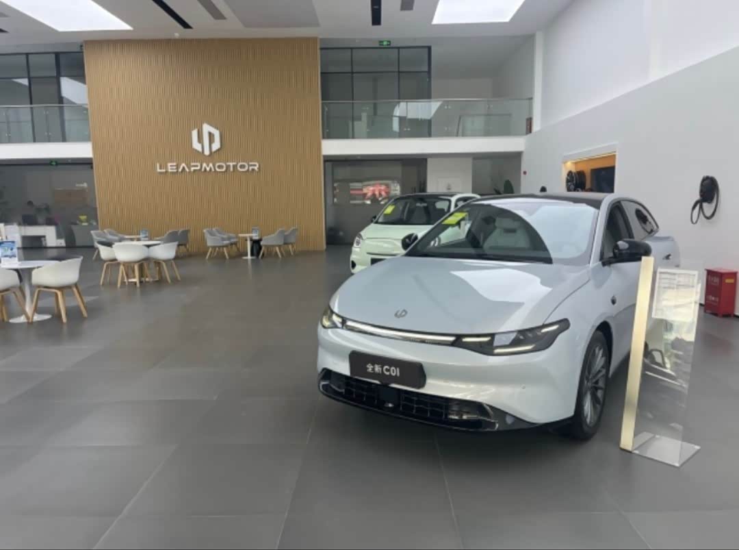 新车展示区