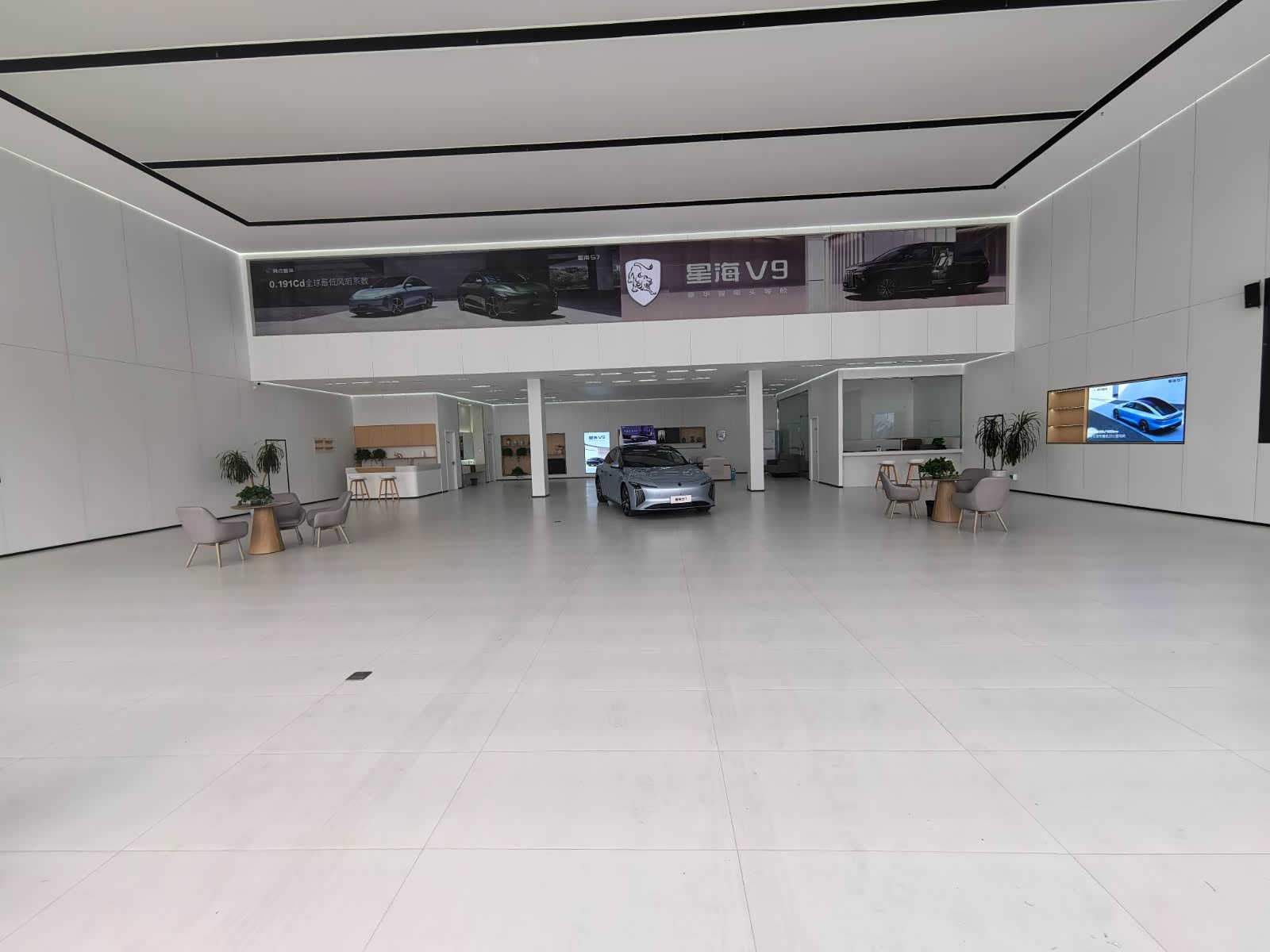 新车展示区