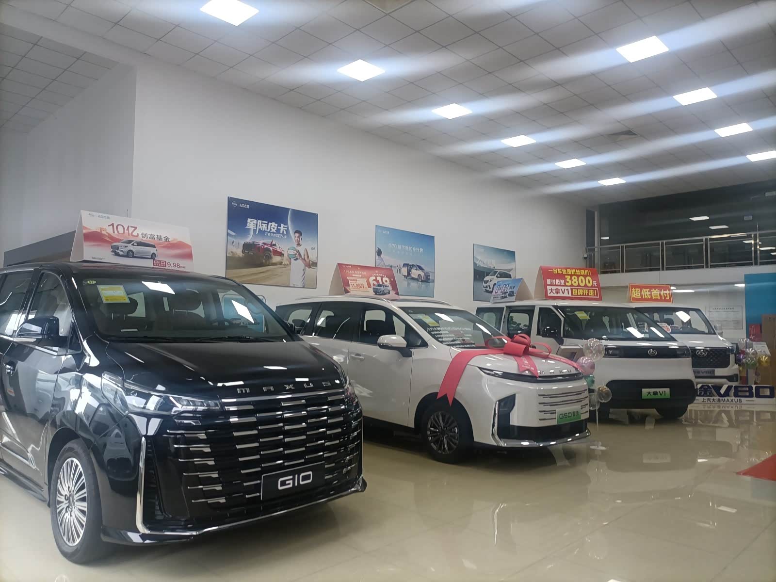 新车展示区
