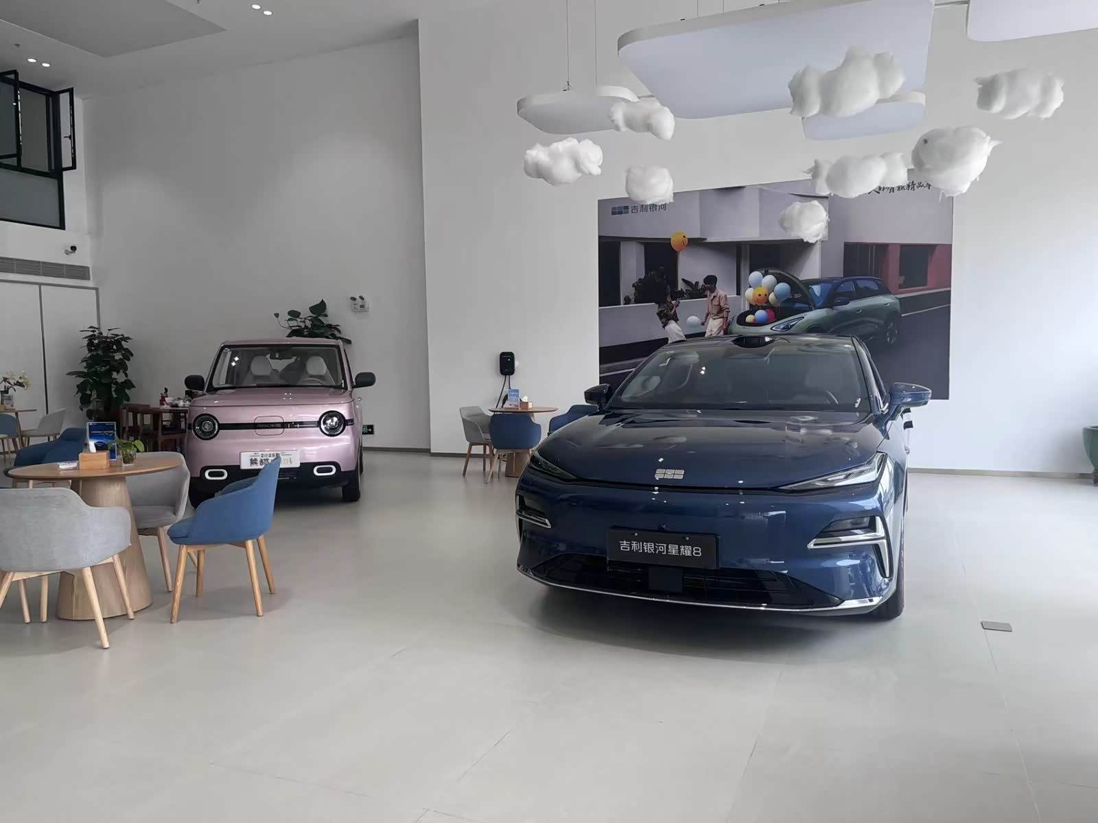 新车展示区