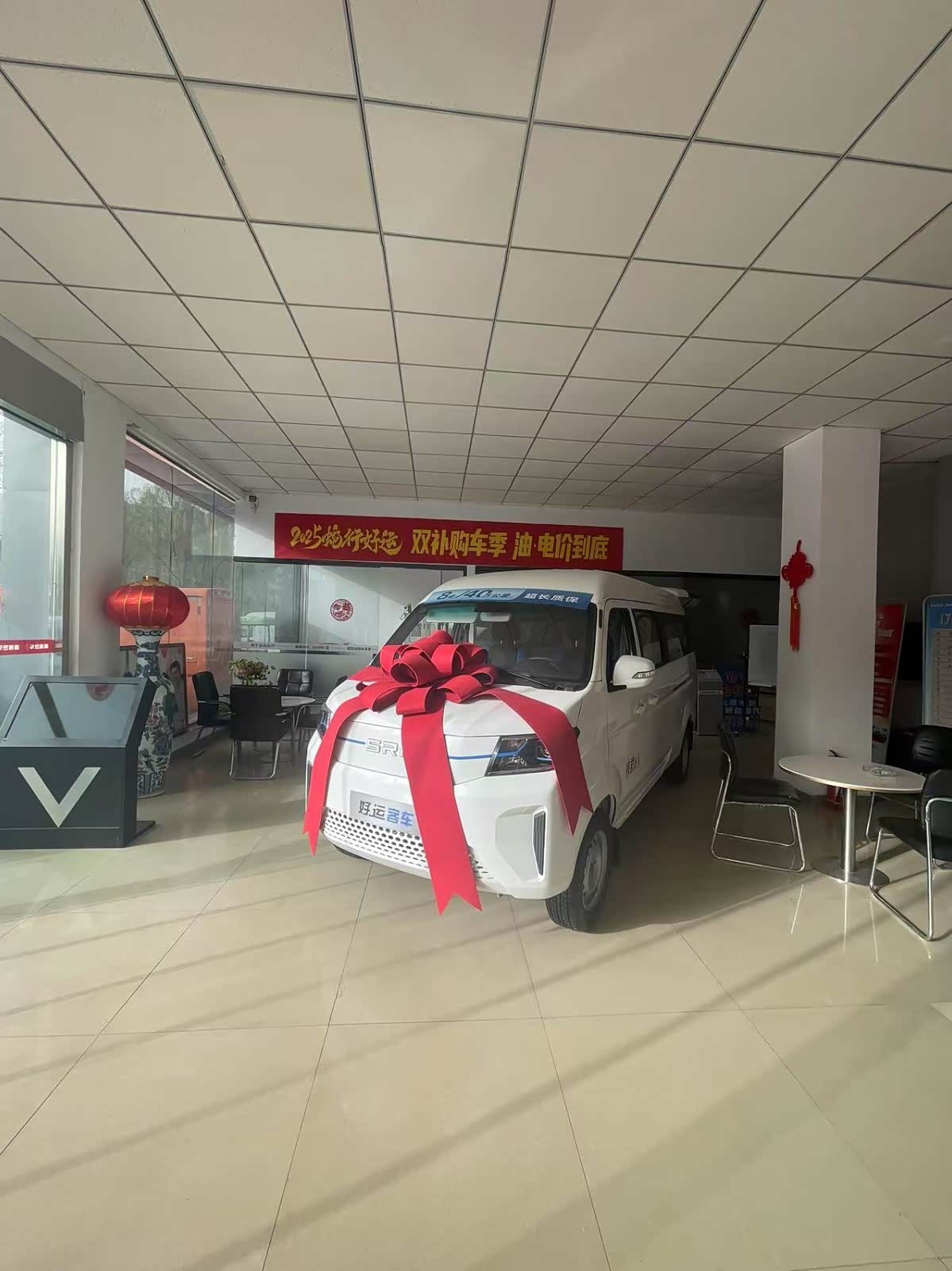 新车展示区