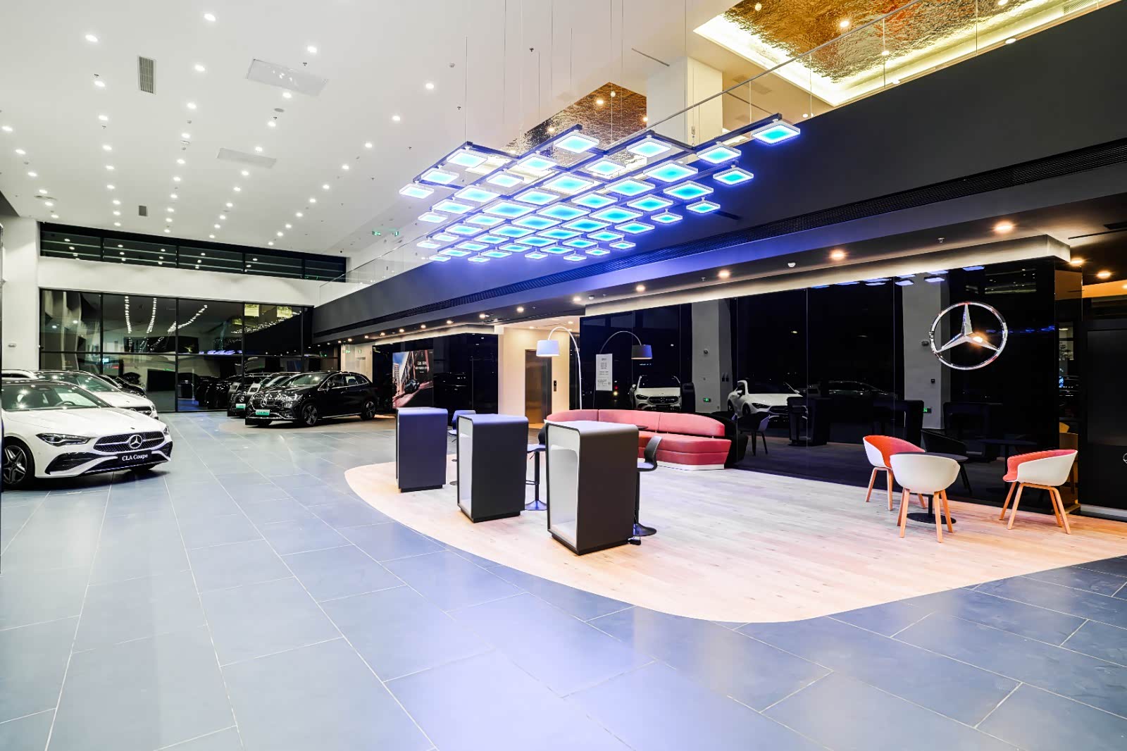 新车展示区