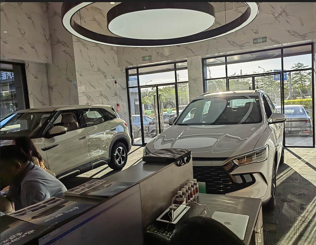 新车展示区