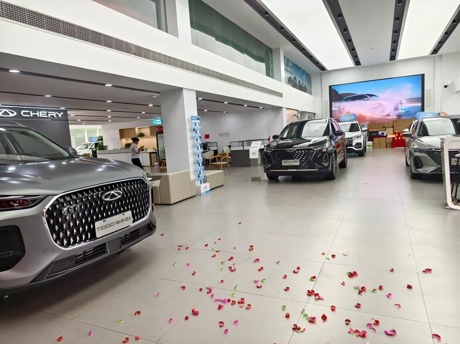 新车展示区