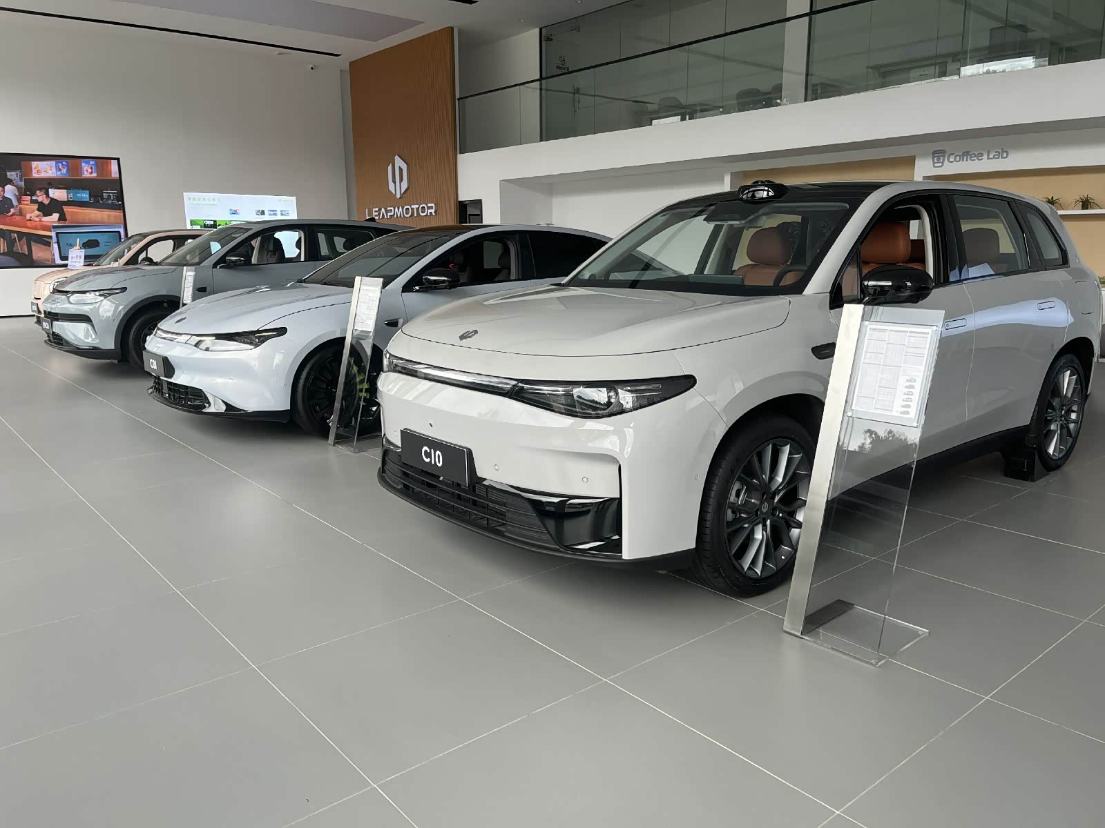 新车展示区