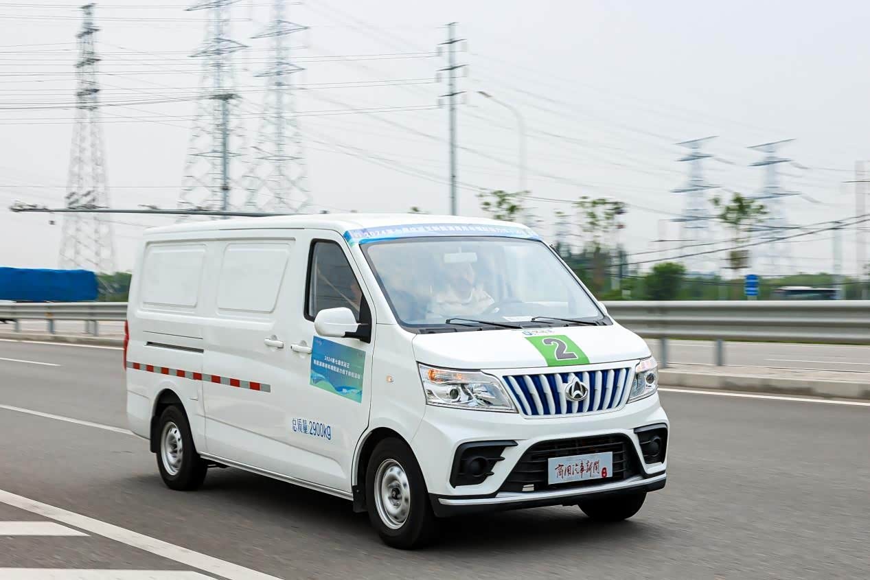 引领新能源城配细分市场,长安睿行em80迎战优运王大赛