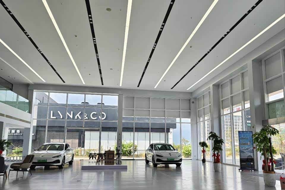 新车展示区