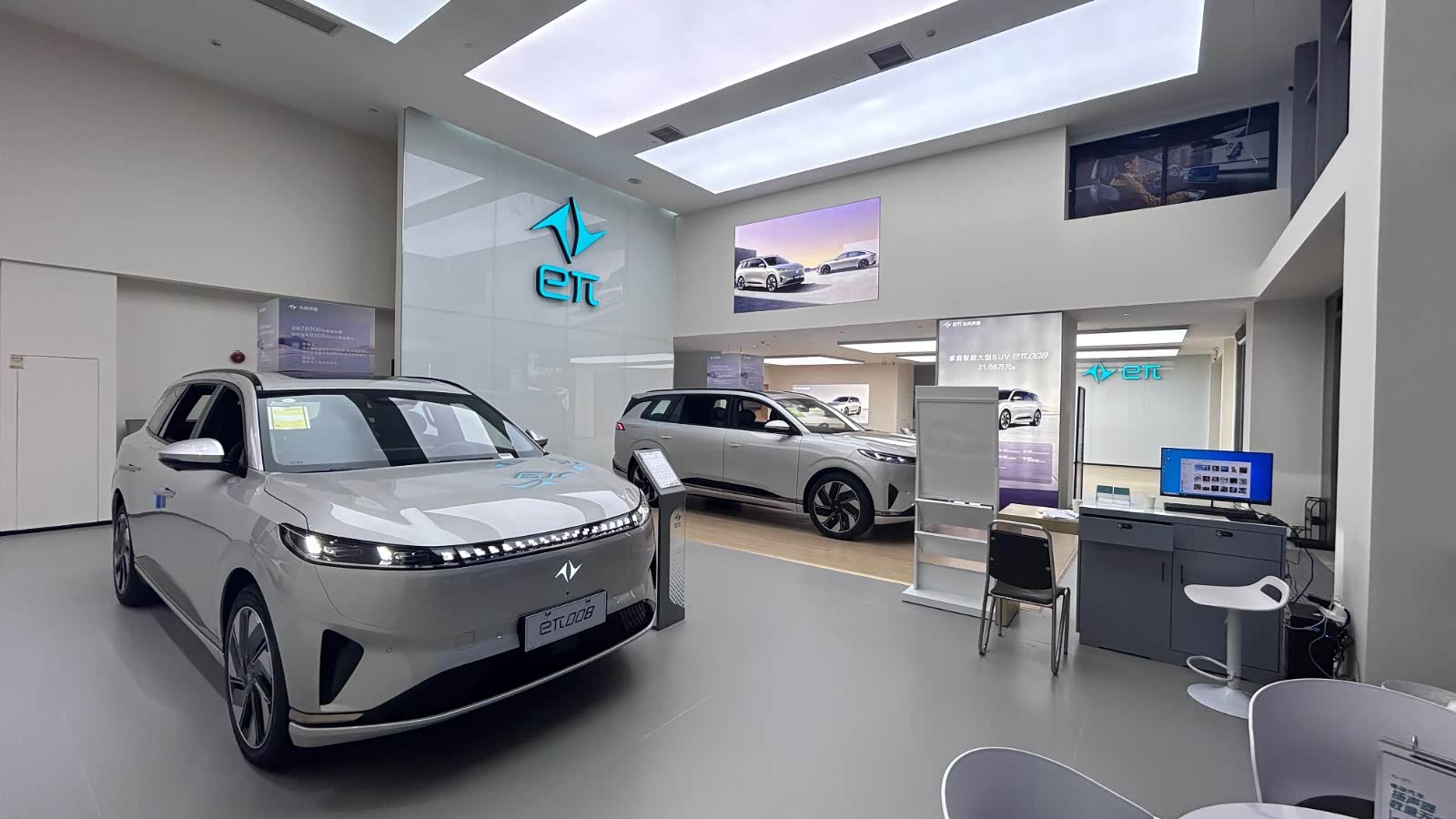 新车展示区