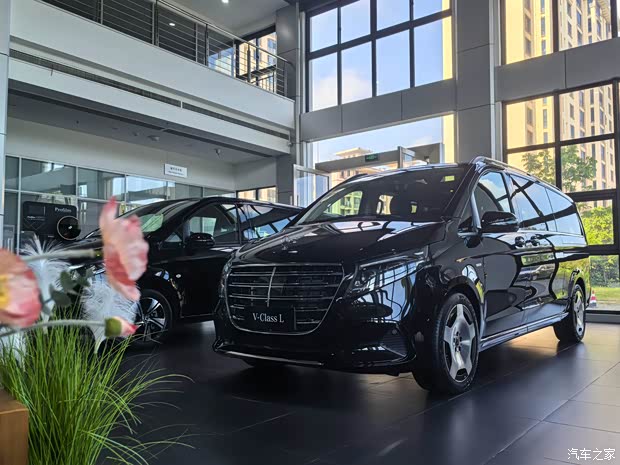 【图】奔驰新一代 v 级 mpv 开启预售50万起 详询:4009724172_汽车之