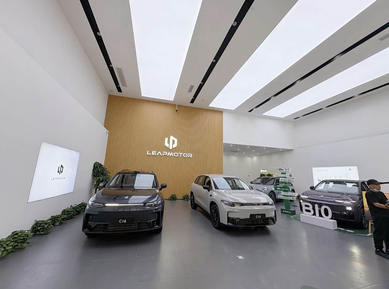 新车展示区