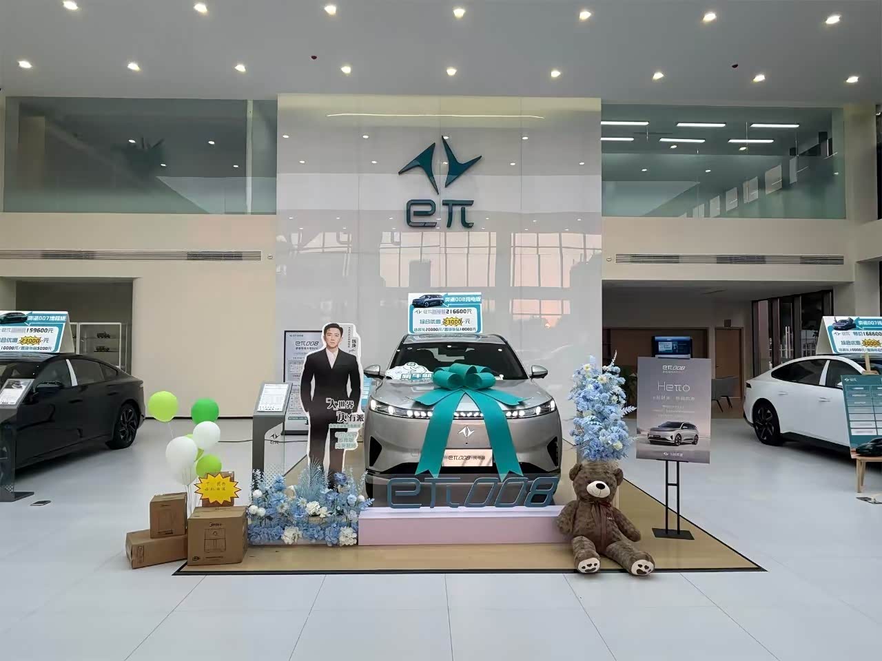 新车展示区