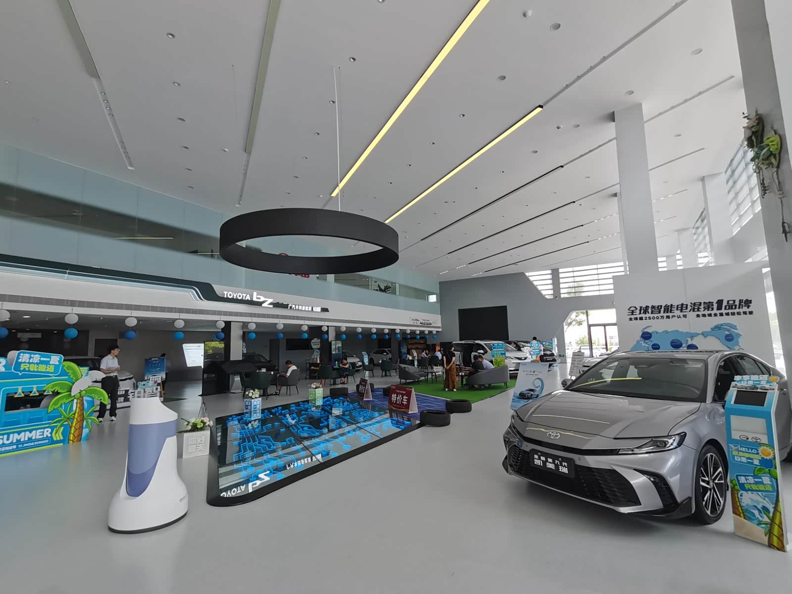 新车展示区