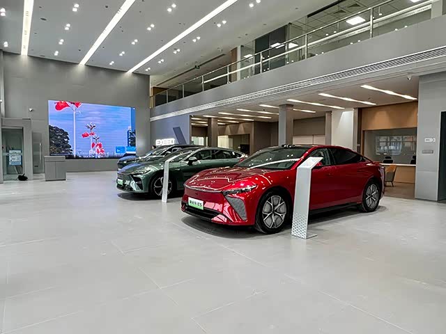 新车展示区