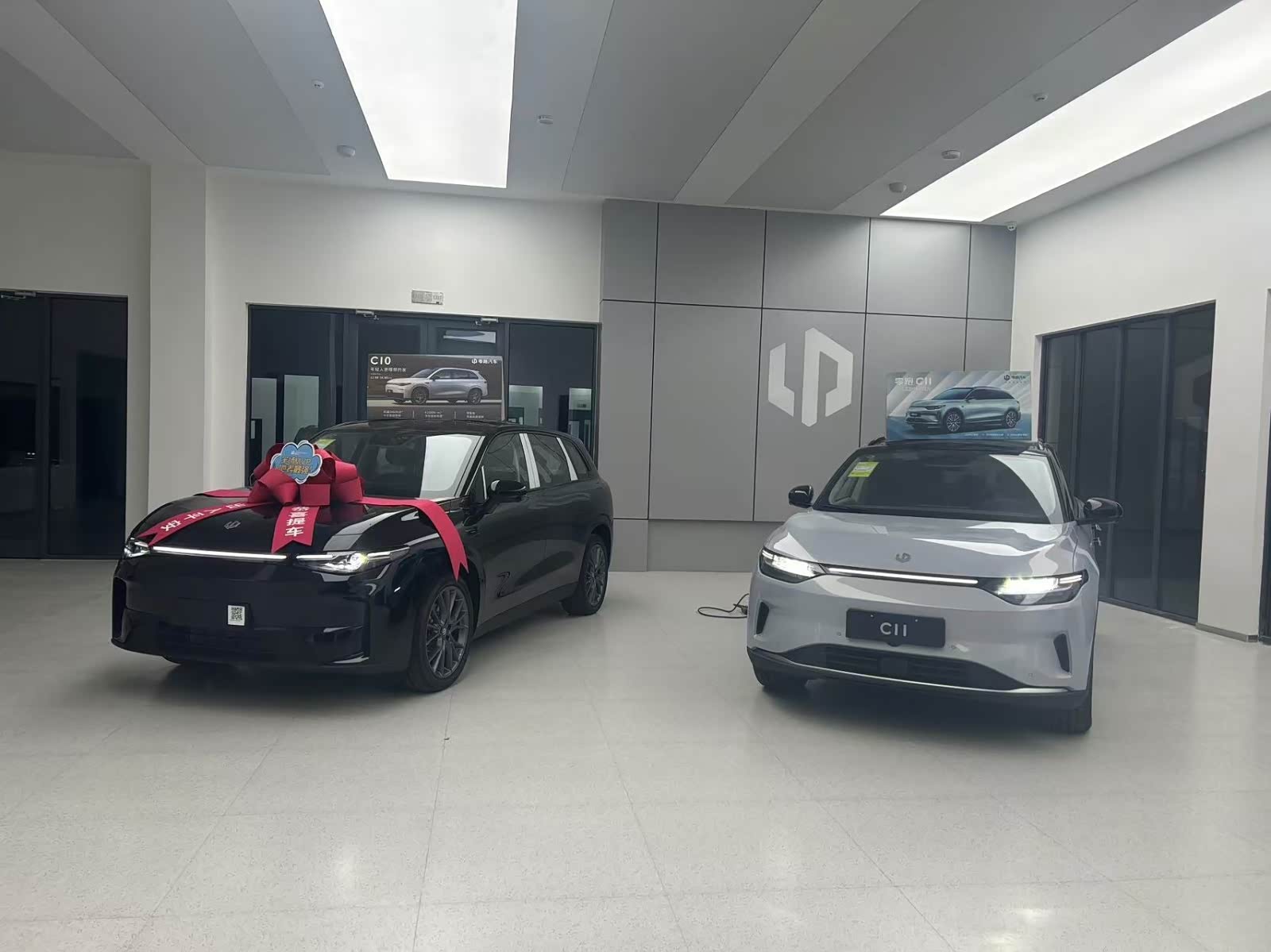 新车展示区