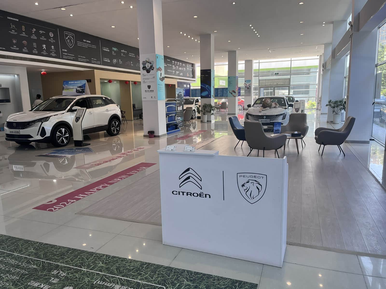 新车展示区